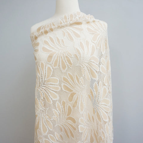 beige/white two-toned lace